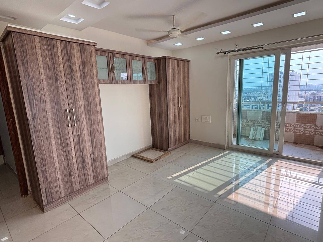 3 BHK Semi-furnished Apartment in 7 Hills Apartments, Narsingi, Hyderabad — photo 2