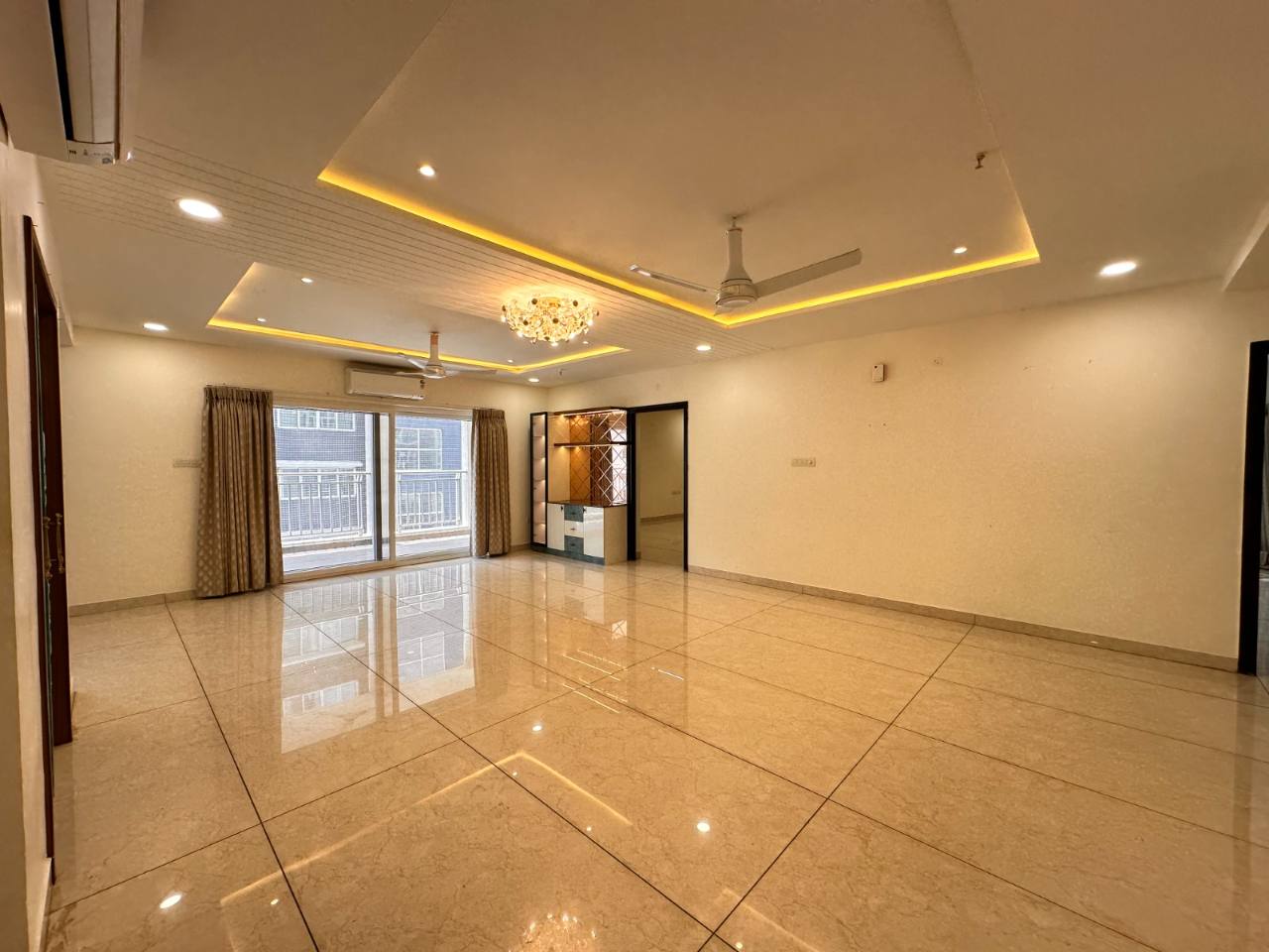 4 BHK Semi-furnished Apartment in Lansum Etania, Nanakramguda, Hyderabad — photo 2