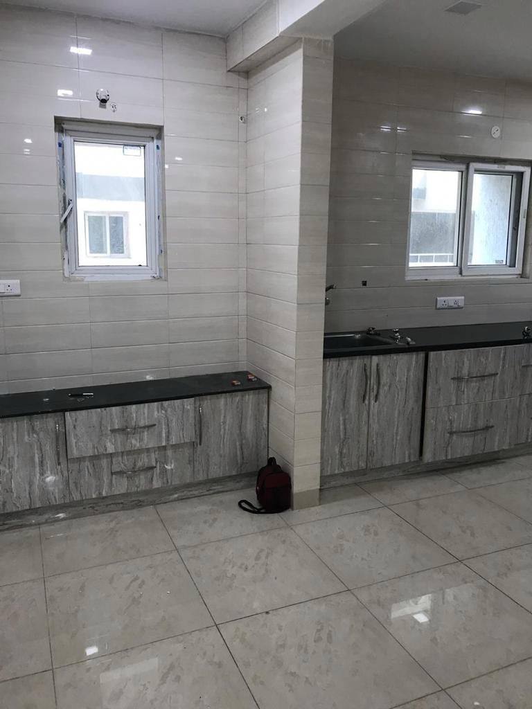 3 BHK Semi-furnished Apartment in 7 Hills Apartments, Narsingi, Hyderabad — photo 3