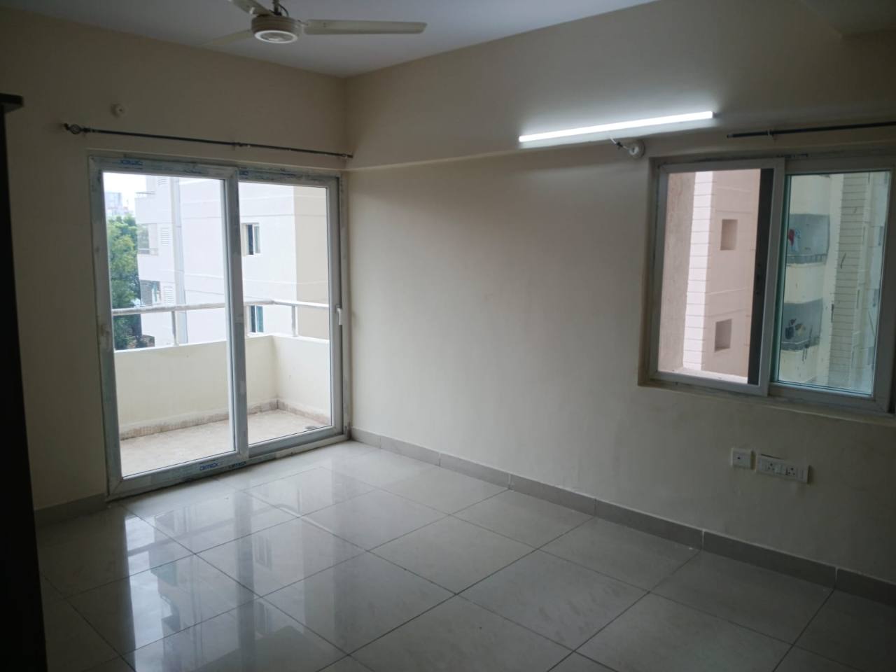 3 BHK Semi-furnished Apartment in 7 Hills Apartments, Narsingi, Hyderabad — photo 3
