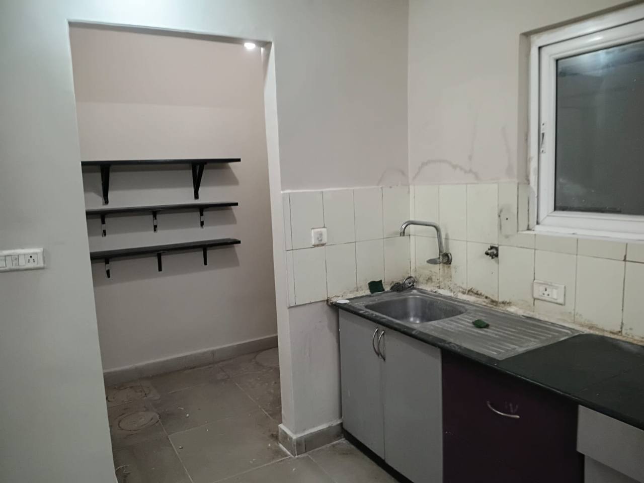 3 BHK Semi-furnished Apartment in 7 Hills Apartments, Narsingi, Hyderabad — photo 3